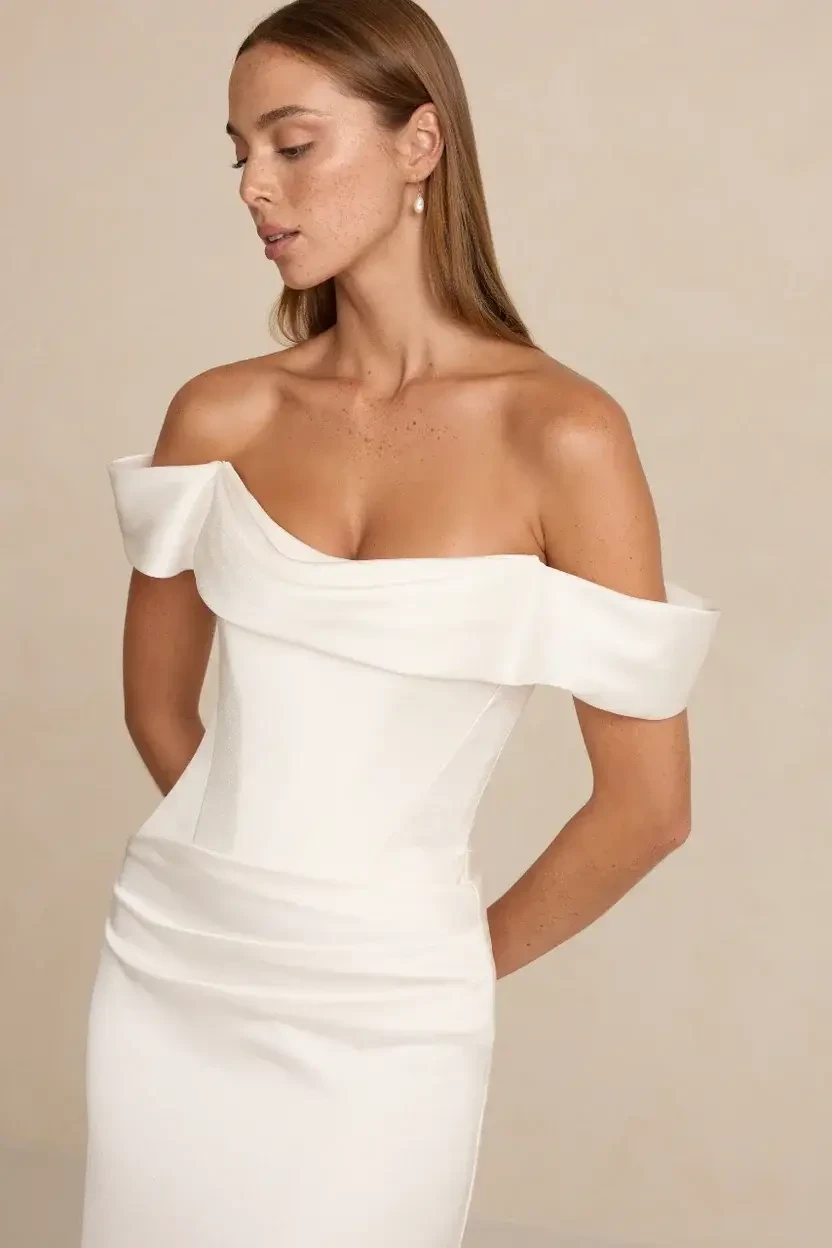 Modern Minimalism: Sleek and Simple 2026 Bridal Silhouettes Image