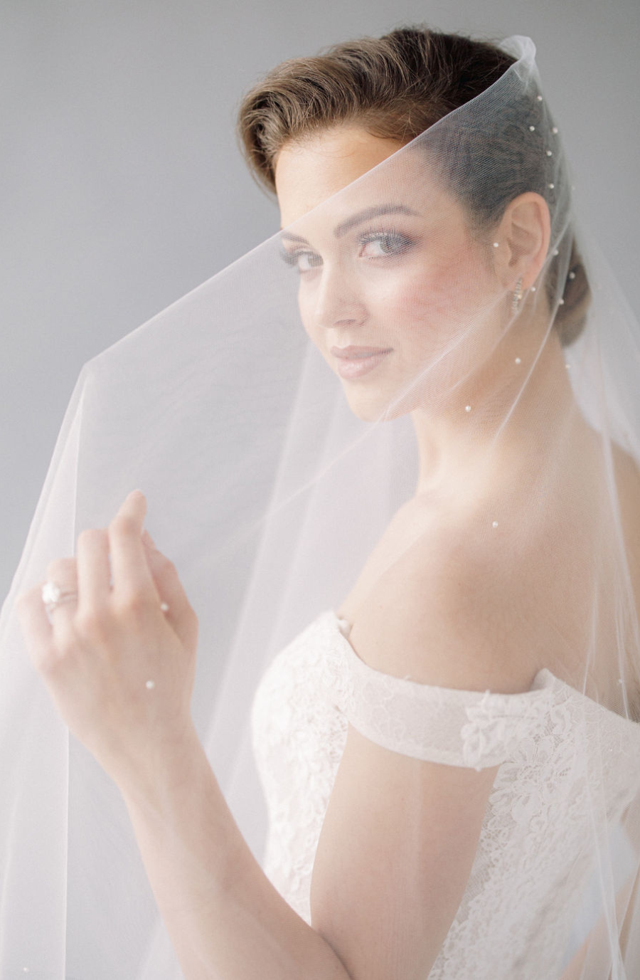 image shows a bridal veil from toni Federici