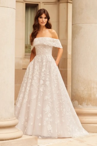 Paloma Blanca Style #5026 #0 thumbnail