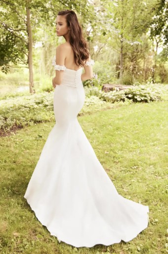 Paloma Blanca Style #5075 #1 thumbnail