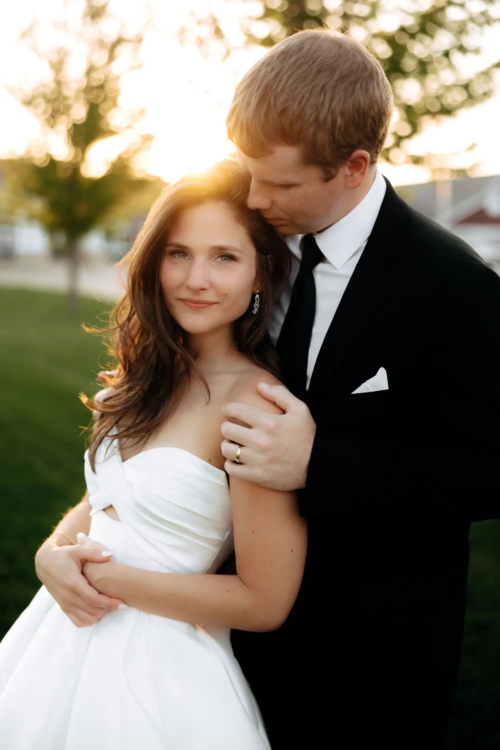 Lisa & Connor. Mobile Image